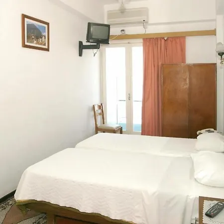 Hotel Karpathos * Cárpatos